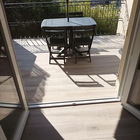 Studio Meuble Climatise Avec Terrasse 德拉吉尼昂 外观 照片